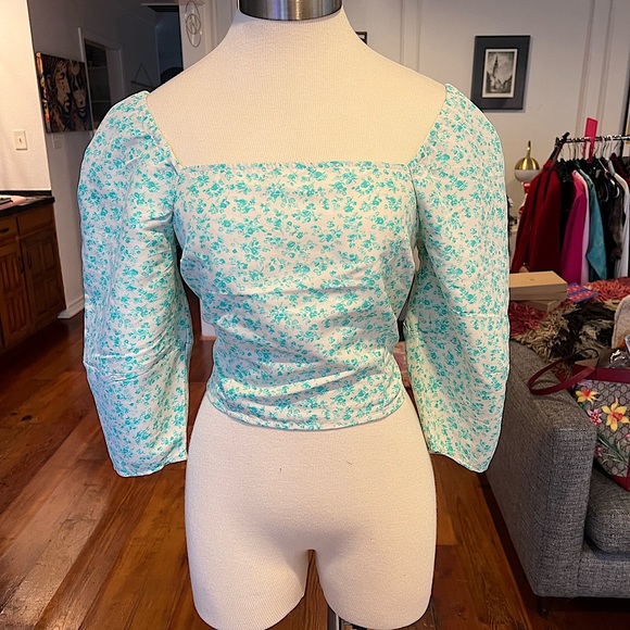 Levi’s the Statemwnt blouse in blue NWT - Picture 4 of 8